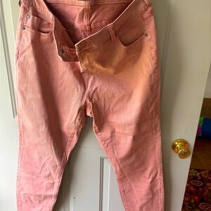 Pink stretch twill women’s jeans